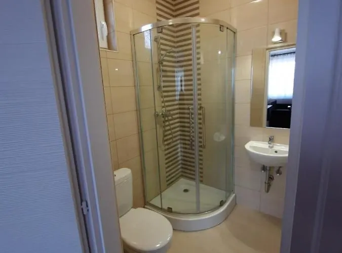 Pipacs Vendeghaz Hotel