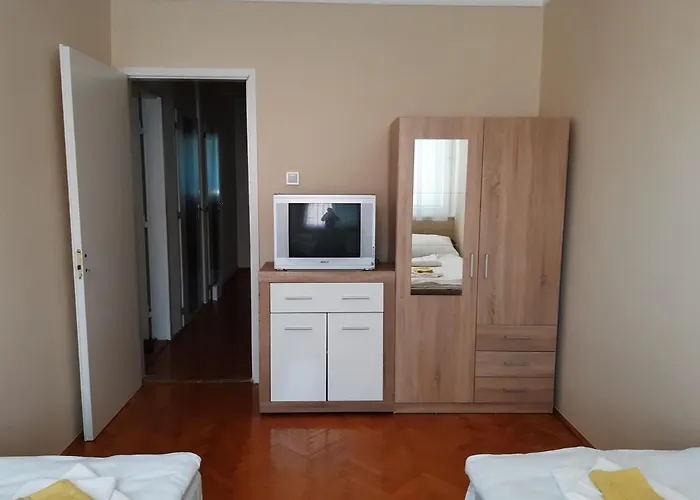 Pipacs Vendeghaz Hotel